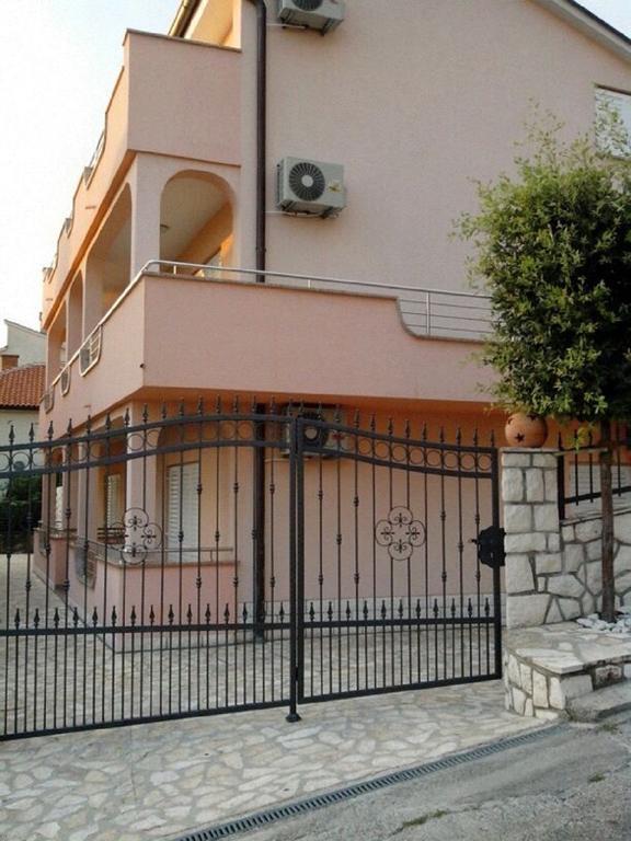 Apartments Bozic Novi Vinodolski Esterno foto