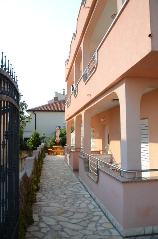 Apartments Bozic Novi Vinodolski Esterno foto